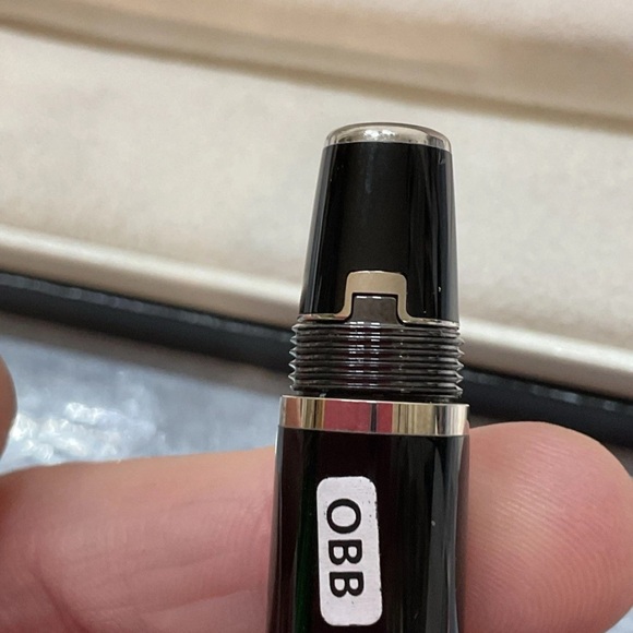 Montblanc BOHEME  14K 4810 585 Black Fountain Pen - Picture 7 of 16